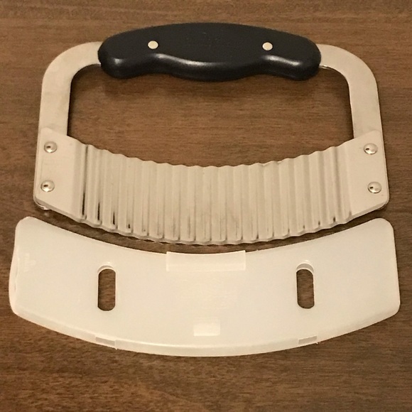 Pampered Chef Kitchen Pampered Chef Stainless Steel Crinkle Cutter